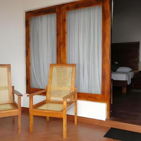 Naaval Hotel Batticaloa Eksteriør billede