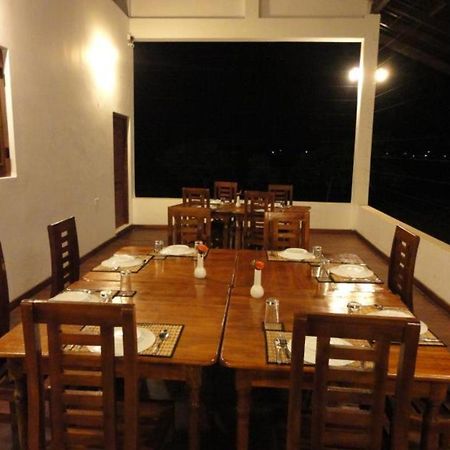 Naaval Hotel Batticaloa Eksteriør billede