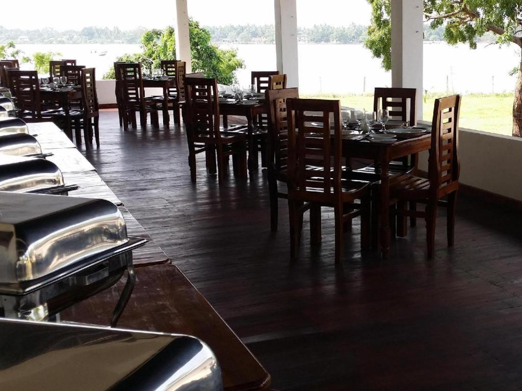 Naaval Hotel Batticaloa Eksteriør billede
