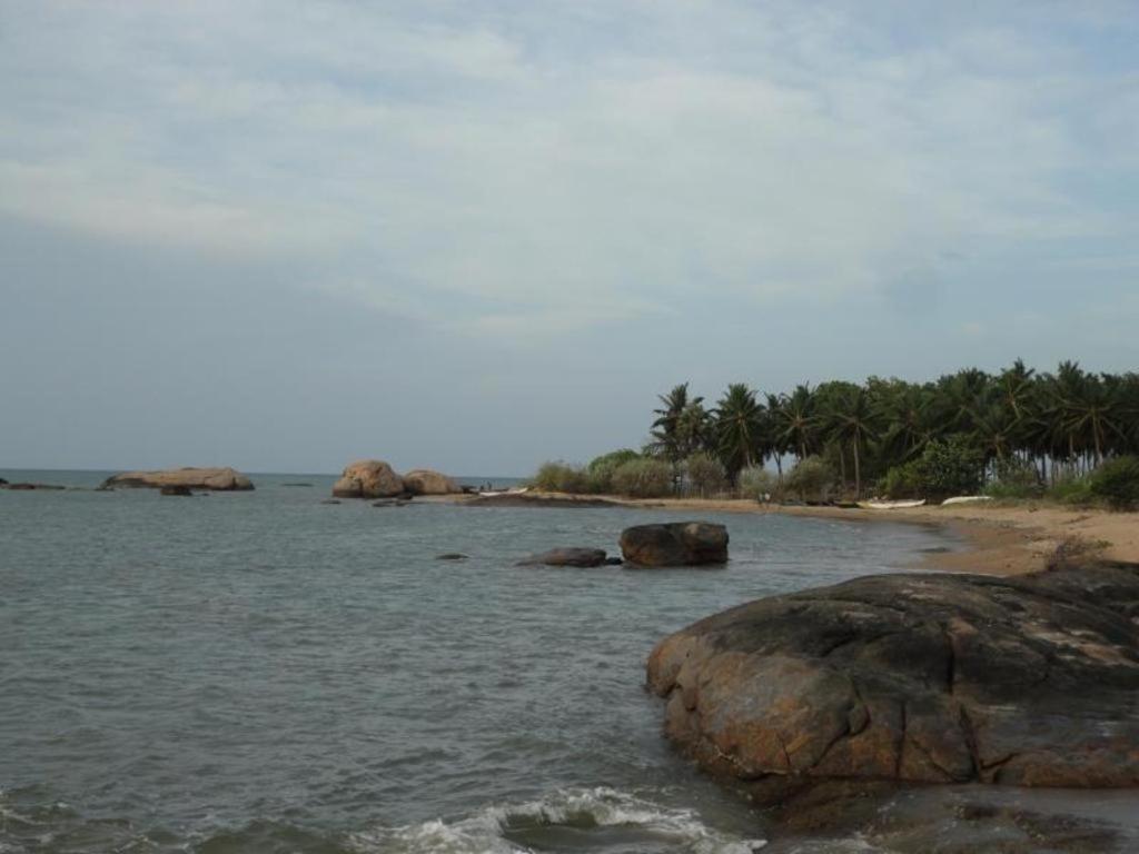 Naaval Hotel Batticaloa Eksteriør billede