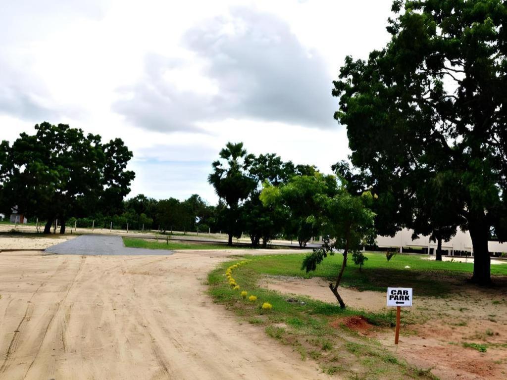 Naaval Hotel Batticaloa Eksteriør billede