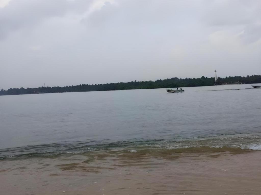 Naaval Hotel Batticaloa Eksteriør billede