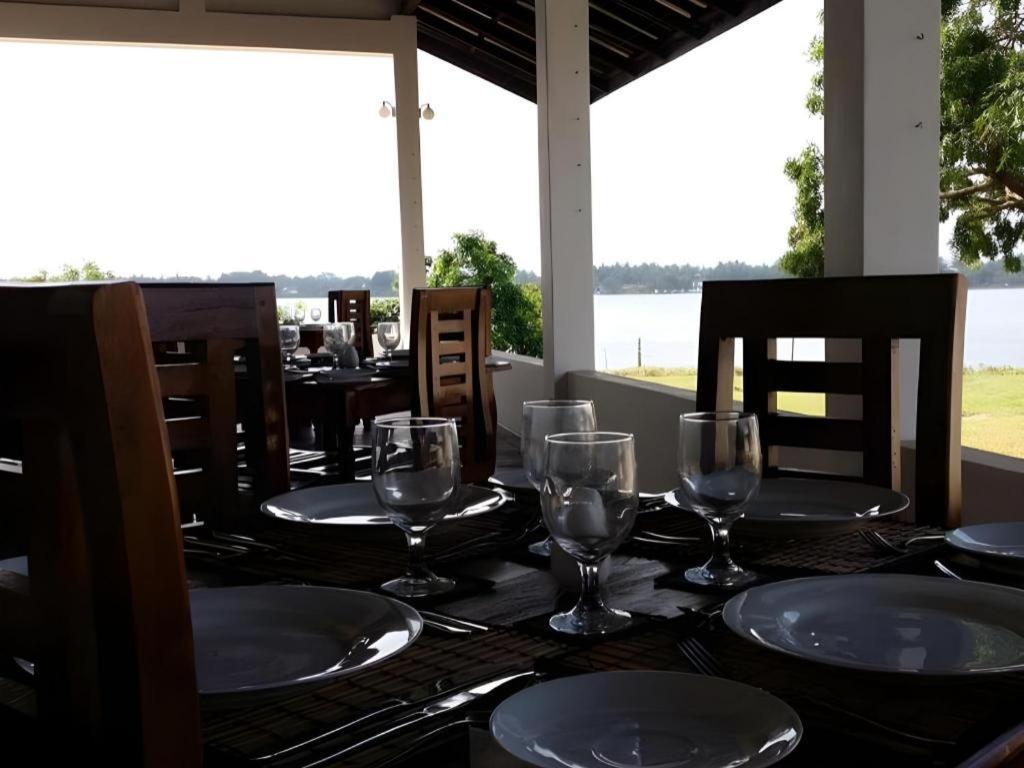 Naaval Hotel Batticaloa Eksteriør billede