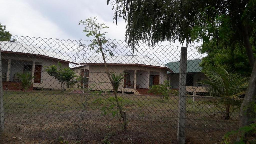 Naaval Hotel Batticaloa Eksteriør billede