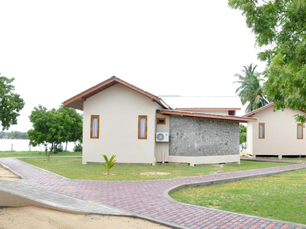Naaval Hotel Batticaloa Eksteriør billede