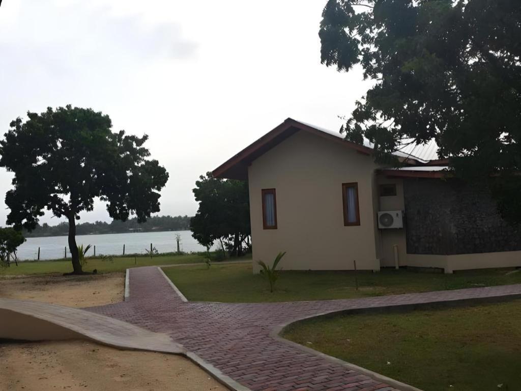Naaval Hotel Batticaloa Eksteriør billede