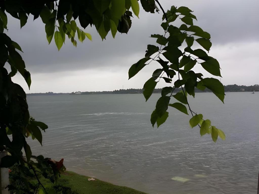 Naaval Hotel Batticaloa Eksteriør billede